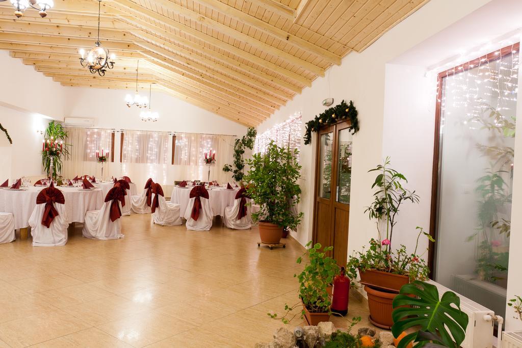 Pension Club Montana กัมปีนา ภายนอก รูปภาพ