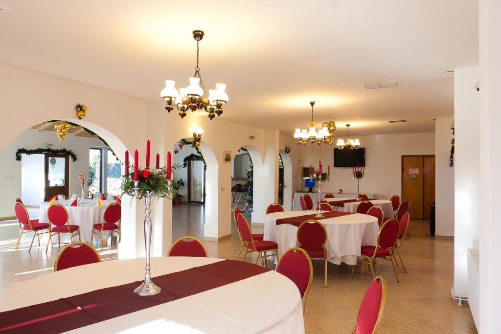Pension Club Montana กัมปีนา ภายนอก รูปภาพ