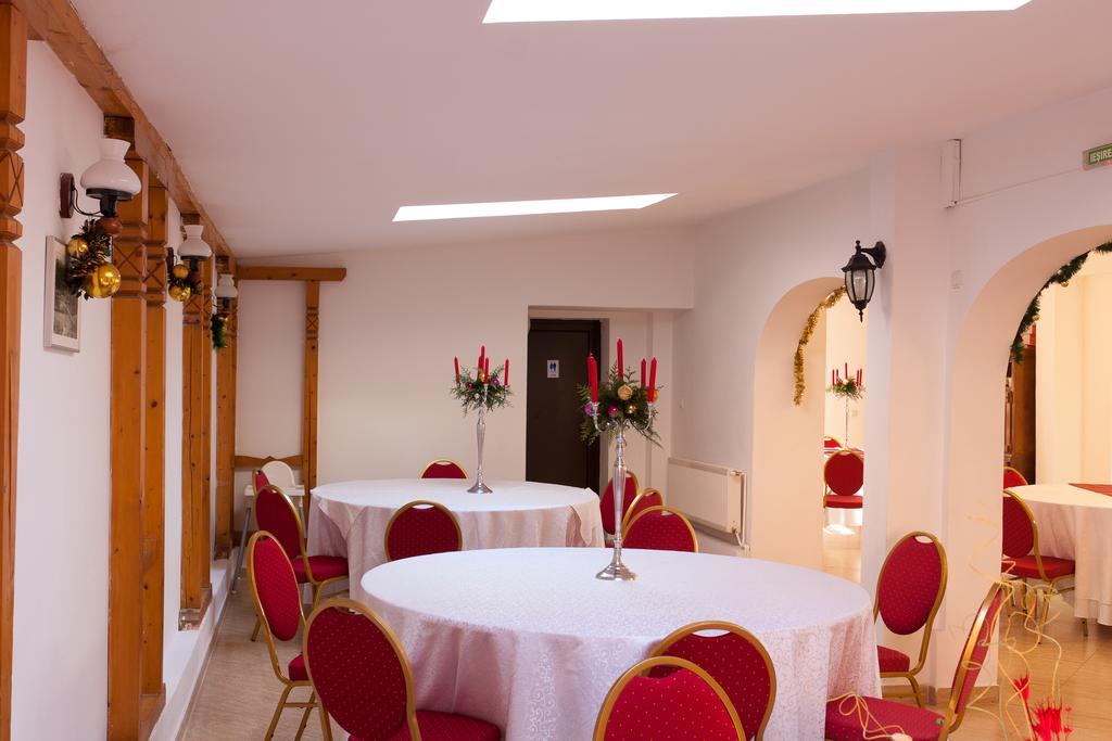 Pension Club Montana กัมปีนา ภายนอก รูปภาพ