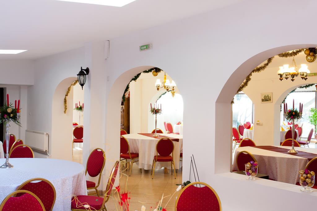 Pension Club Montana กัมปีนา ภายนอก รูปภาพ