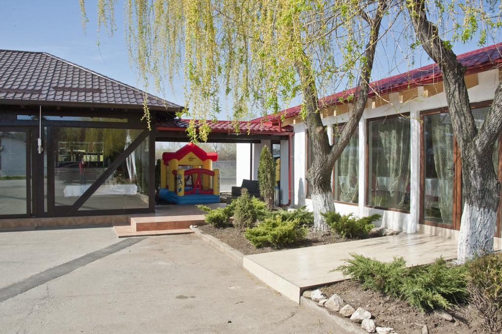 Pension Club Montana กัมปีนา ภายนอก รูปภาพ