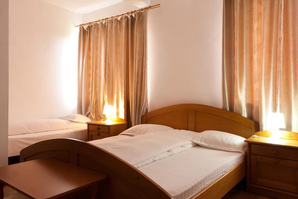 Pension Club Montana กัมปีนา ภายนอก รูปภาพ