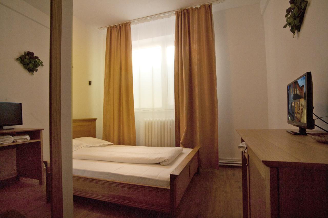 Pension Club Montana กัมปีนา ภายนอก รูปภาพ